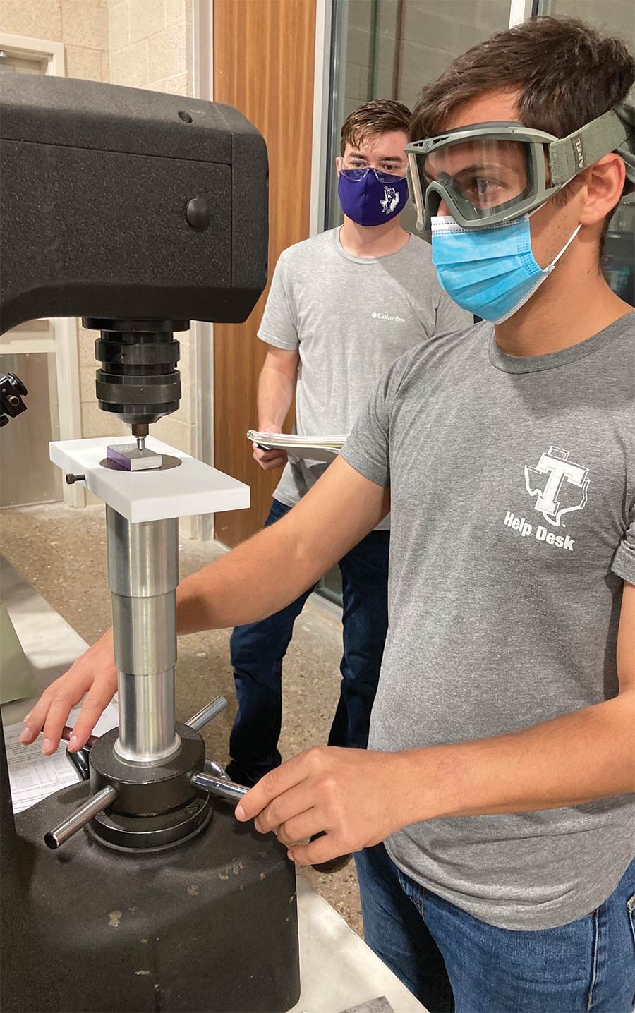 students working on welding project at Tarleton State University