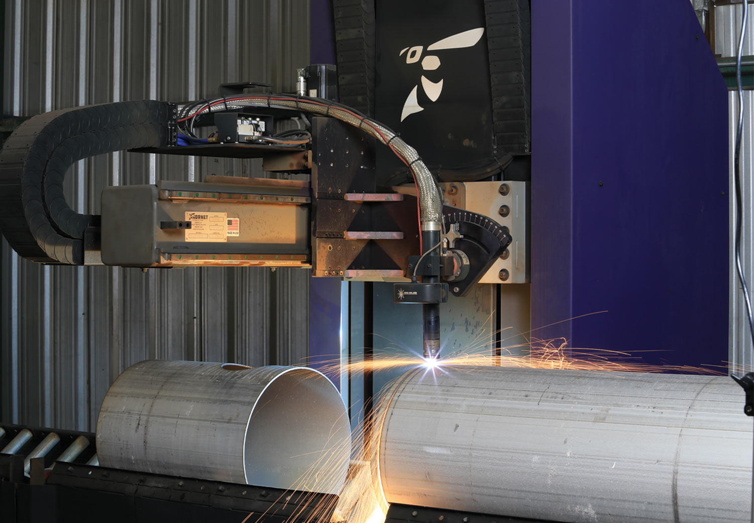 Roto Hornet 1000 CNC plasma pipe cutter at work